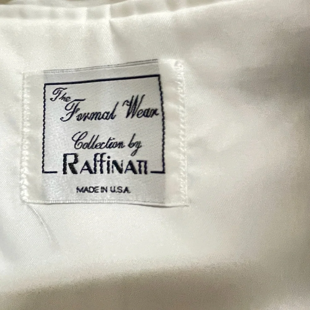 Tuxedo Jacket - Elegant Formal Vest Bow Tie Wash and Wear - Picture 11 of 13